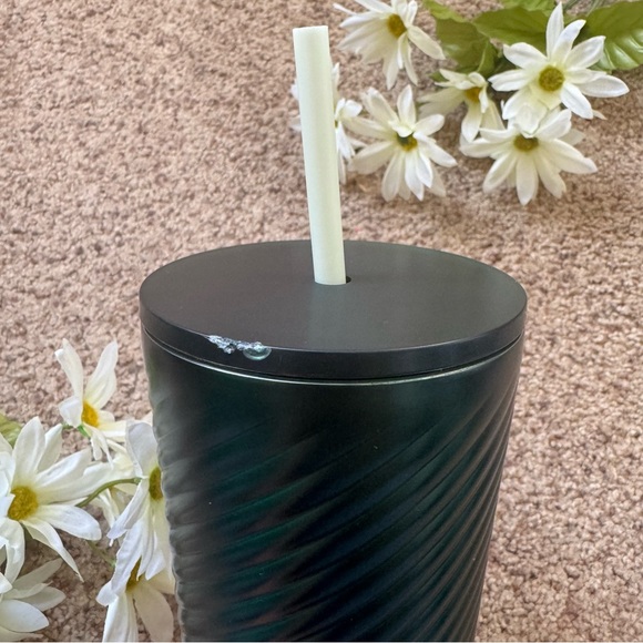 Starbucks Winter 2022 Holiday Green Forest Swirl SS Venti Cold Cup Tumbler NWT - Picture 3 of 5